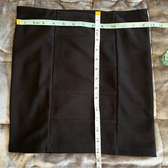 Guess Womens Black Mini Skirt Bodycon Size Small Fitted NWOT Short 90’s Y2K - Picture 4 of 7